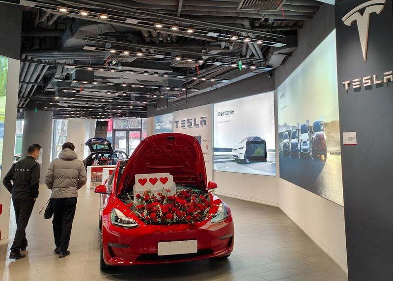 Tesla ยอมแล้ว! คุยกับค่ายรถ EV จีน และอีก 14 แบรนด์ เซ็นสัญญาร่วมกันจะไม่ทำสงครามราคา!