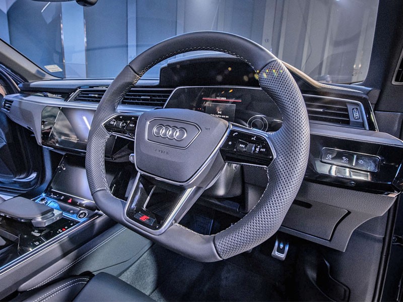 Audi เปิดตัว Audi Q8 e-tron รถ SUV ไฟฟ้า 100% ระดับ Premium Segmant ในราคา 4,699,000 - 5,799,000 บาท