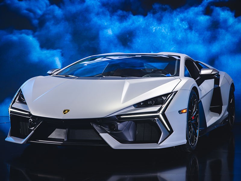 Lamborghini Revuelto รถยนต์ซูเปอร์สปอร์ต Plug-In Hybrid เครื่องยนต์ V12 1,015 แรงม้า เปิดตัวแล้วในไทย ราคา 47,490,000 บาท!