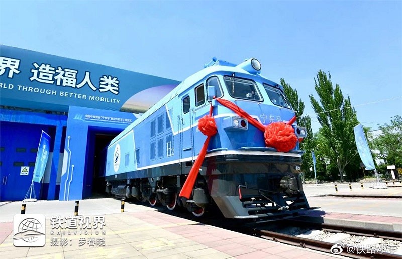 รถไฟจีน โชว์ล้ำ! พัฒนาหัวรถจักรดีเซล ให้ใช้พลังงาน "ไฮโดรเจน" เติมแค่ 2 ชม. วิ่งได้นาน 8 วัน
