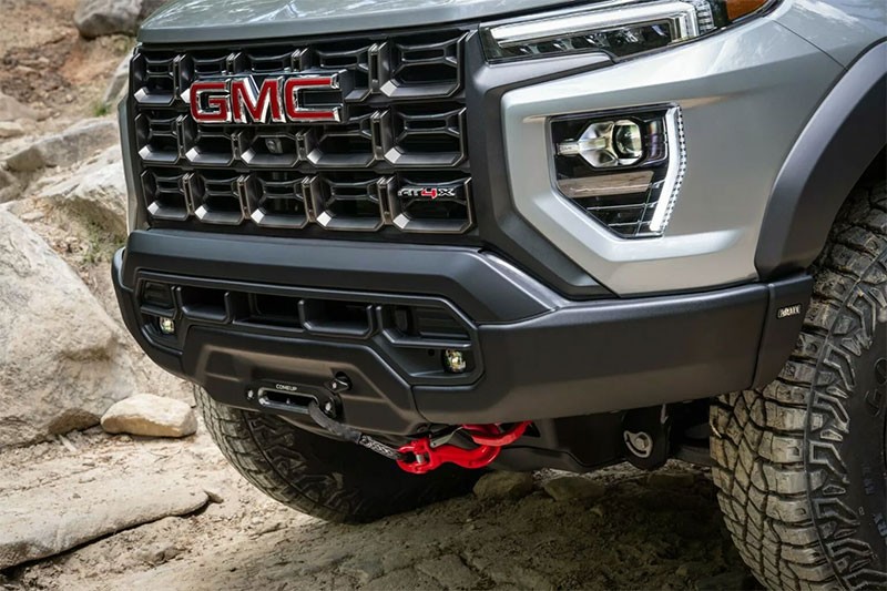 GMC เปิดตัวรุ่นพิเศษ GMC Canyon AT4X AEV Edition กับช่วงล่างยกสูงพิเศษ มากกว่า 1 ฟุต!