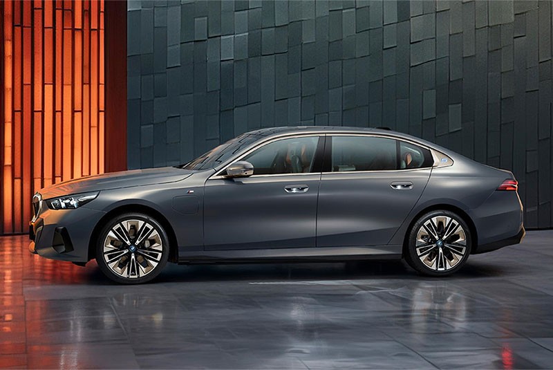 BMW เปิดตัว BMW 5-Series และ I5 Long Wheelbase รุ่นฐานล้อยาวในจีน ยาวๆ แบบนี้พี่จีนชอบ!