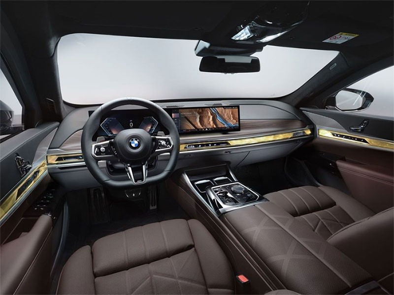 ถูกใจลุง! รถยนต์ไฟฟ้า BMW i7 Protection รถยนต์ไฟฟ้ากันกระสุนคันแรกของโลก พร้อมขายผู้นำยุโรปแล้ว!