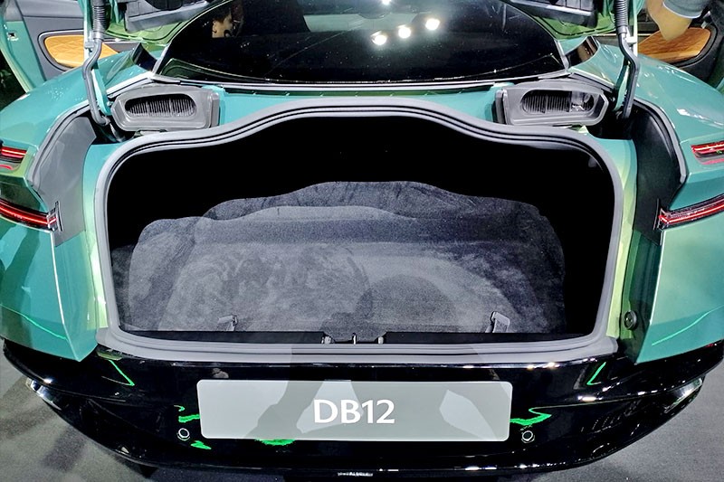 Aston Martin ฉลอง 75 ปี ยนตรกรรมสายพันธุ์ DB เปิดตัว Aston Martin DB12 "The World’s First Super Tourer" ในไทย ราคา 21,900,000 บาท