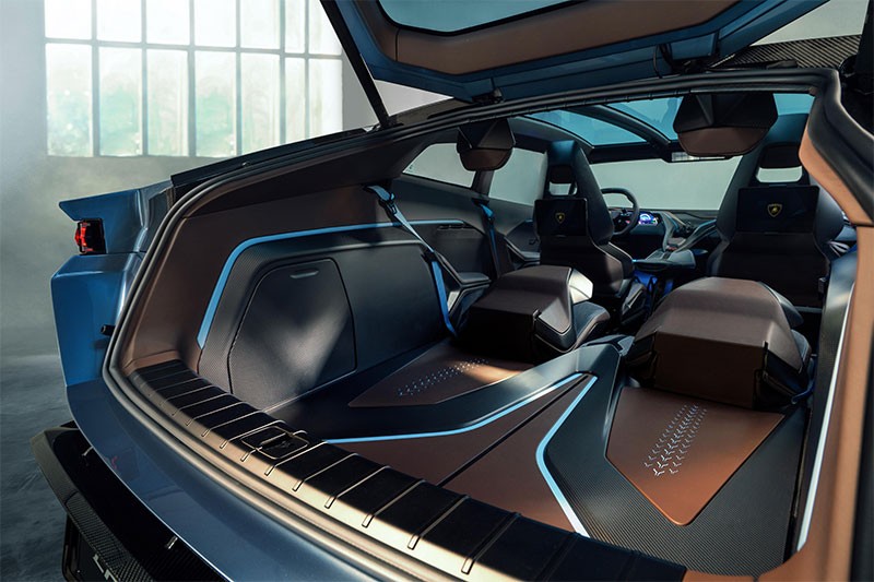 Lamborghini Lanzador เปิดมิติใหม่ของ Concept Car GT พลังงานไฟฟ้าแห่งอนาคต ตอบโจทย์ทุกการใช้งาน