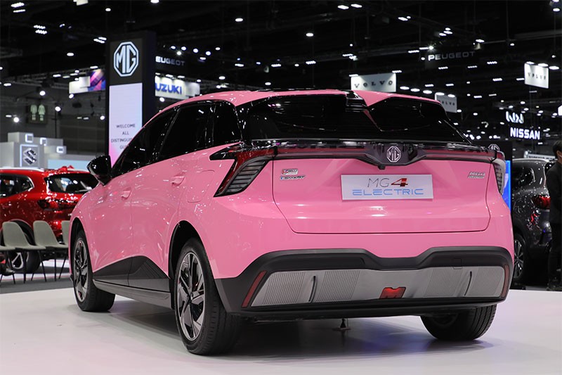 MG เปิดตัว New MG4 Electric สี Fresh Pink สร้างสีสันตลาดรถ EV ในงาน Big MOTOR SALE 2023 ชูข้อเสนอพิเศษครบทุกขุมพลังขับเคลื่อน