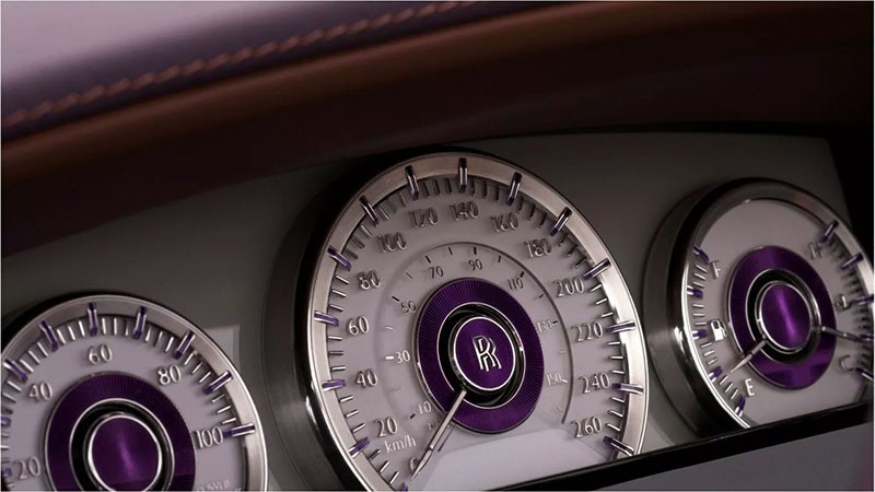 Rolls-Royce Amethyst Droptail รถเปิดประทุนระดับ Ultra Luxury หลังคาถอดได้ ตกแต่งด้วยอัญมณีและไม้