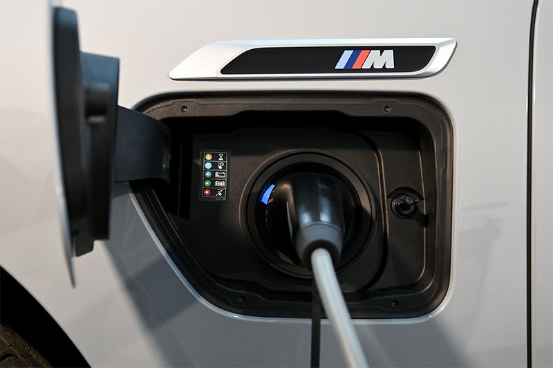 BMW เปิดตัว BMW M760e xDrive ใหม่ ขุมพลังปลั๊กอินไฮบริด 571 แรงม้า จากตระกูล M ราคา 7,299,000 บาท
