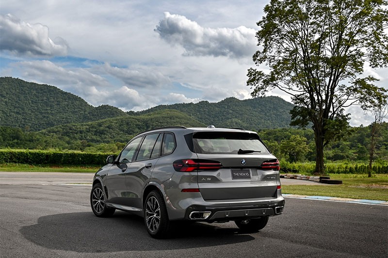 BMW เปิดตัว BMW X5 LCI 2023 รถ SUV ปรับโฉมใหม่ ขุมพลังดีเซล Mild Hybrid และ PHEV ในราคา 5,099,000 - 5,399,000 บาท