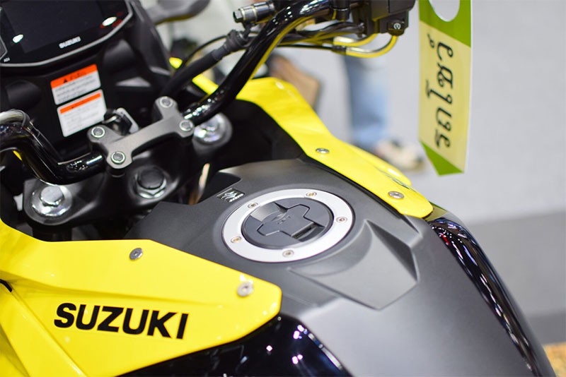 Suzuki Motosales เปิดตัว All-New Suzuki V-Strom SX ล็อตแรก! มาถึงไทยแล้ว ในราคาค่าตัวเพียง 179,000 บาท!