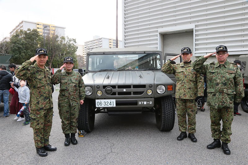 ชาวเน็ตญี่ปุ่นอึ้ง! รถทหารญี่ปุ่น JSDF กองกำลังป้องกันตนเองญี่ปุ่น ไปโผล่อยู่ในอู่ซ่อมรถแห่งหนึ่งทางภาคเหนือของไทย!