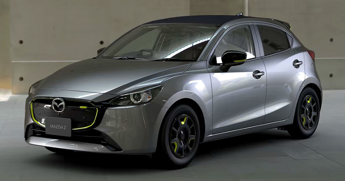 Mazda เปิดตัวแพ็คเกจ Mazda2 SCI-FI และรุ่นพิเศษ Mazda CX-3 Vivid Monotone เฉพาะในญี่ปุ่นเท่านั้น