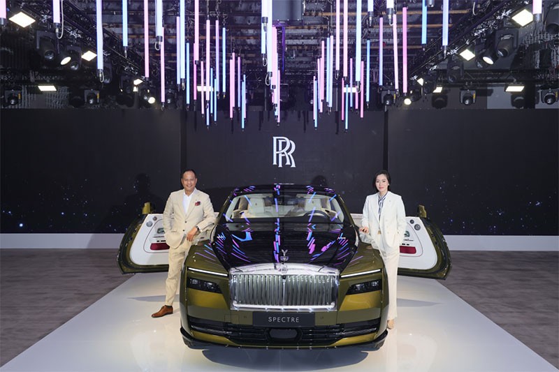 Rolls-Royce เปิดตัว All-New Rolls-Royce Spectre ยนตรกรรม Ultra-Luxury Electric Super Coupe รุ่นแรกของโลก ราคา 31,800,000 บาท