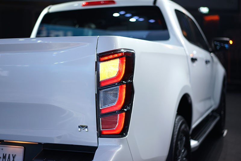 Isuzu เปิดตัวรถปิกอัพ "New! Isuzu D-Max" เหนือลิมิต…พิชิตโลก ในราคา 540,000 - 1,254,000 บาท