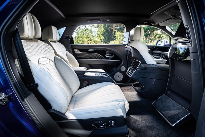 Bentley Bentayga EWB Mulliner รถ Super Luxury SUV เรือธงรุ่นใหม่ล่าสุดของตระกูล Bentley Bentayga เริ่มต้น 27,600,000 บาท! 