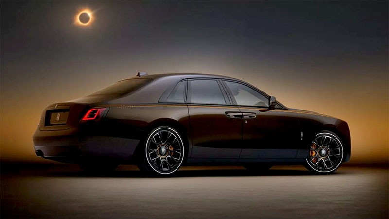 Rolls-Royce เผยรุ่นพิเศษ Rolls-Royce Black Badge Ghost Ekleipsis ที่ได้รับแรงบันดาลใจจากสุริยุปราคา