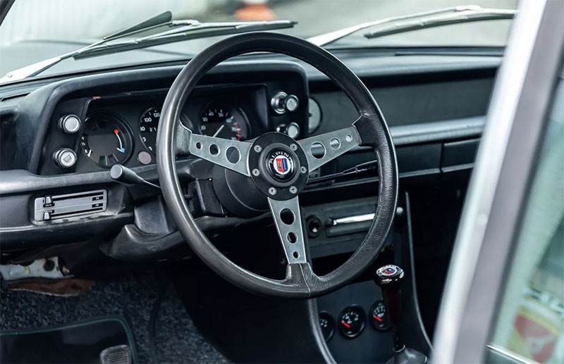 Manhart เอาใจคนชอบรถคลาสสิค! ปรับแต่ง BMW 2002 tii Alpina ในยุค 70 เพิ่มขุมพลังเป็น 200 แรงม้า!