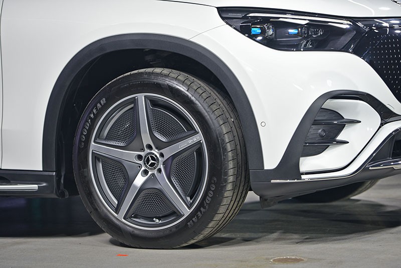 Mercedes-Benz เปิดตัวรุ่นย่อยในตระกูล EQE SUV ครบ 3 รุ่น รองรับกลุ่มลูกค้ารถ EV ที่เติบโตอย่างต่อเนื่อง