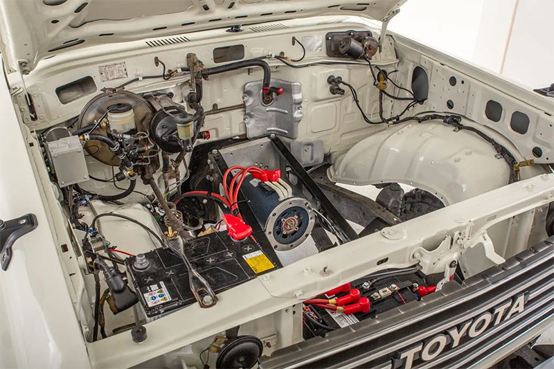 Tonox X Flex นำเสนอไอเดียใหม่! แปลง Toyota Land Cruiser 60 มาใช้พลังงานไฟฟ้า ที่งาน Japan Mobility Show 2023