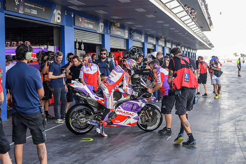 ประเดิมสนามอย่างยิ่งใหญ่! MotoGP Thailand ดวลคันเร่งสุดมันส์ "มาร์ติน" รั้งจ่าฝูงวันแรก "ก้อง-สมเกียรติ" Top 4