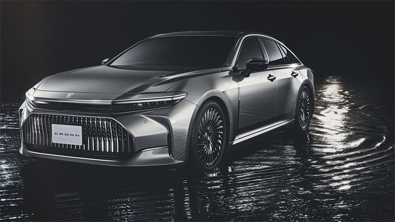 Toyota ได้ฤกษ์เปิดตัว Toyota Crown Sedan รถซีดานหรูพลังไฮบริด และพลังไฮโดรเจน ขายแล้วในญี่ปุ่น