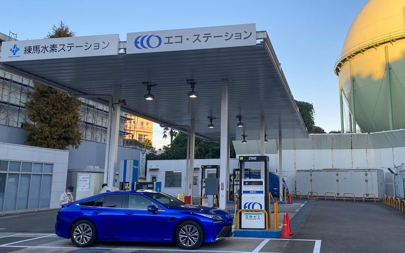 Toyota ยอมรับแล้วว่า Toyota Mirai รถพลังไฮโตรเจน Fuel Cell "ไม่ประสบความสำเร็จ" และจะโฟกัสทำรถไฮโดรเจนเพื่อการพาณิชย์แทน