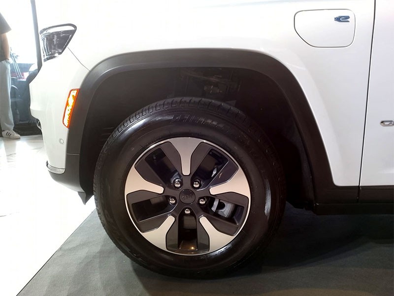 Jeep เผยโฉม All-New Jeep Grand Cherokee Summit Reserve 4xe Plug-In Hybrid เปิดจองในงาน Motor Expo 2023 ราคาไม่เกิน 5.5 ล้าน!
