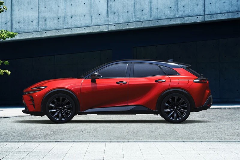 Toyota เปิดตัว Toyota Crown Sport รถ SUV รุ่นปลั๊กอินไฮบริด น้ำมัน + แบตเต็ม วิ่งได้ไกลกว่า 1,200 กม. พร้อมขายในญี่ปุ่น