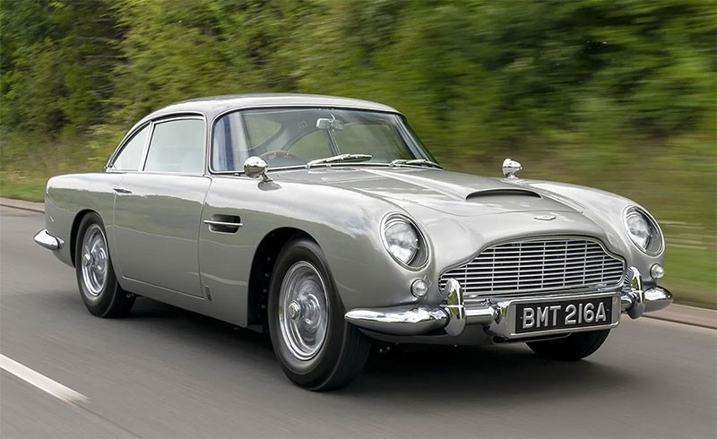 รู้จัก! Aston Martin DB5 รถในตำนานของ เจมส์ บอนด์ 007 คันโปรดของ "เศรษฐา ทวีสิน" ราคา 50 ล้าน!