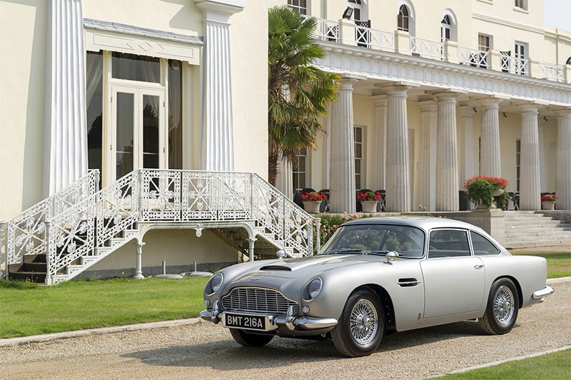 รู้จัก! Aston Martin DB5 รถในตำนานของ เจมส์ บอนด์ 007 คันโปรดของ "เศรษฐา ทวีสิน" ราคา 50 ล้าน!