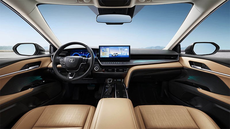 GAC Toyota เปิดตัว All-New Toyota Camry ในจีน กับรุ่นเบนซินและไฮบริด ราคาจีนเริ่มต้นแค่ 8 แสนกว่าบาท!