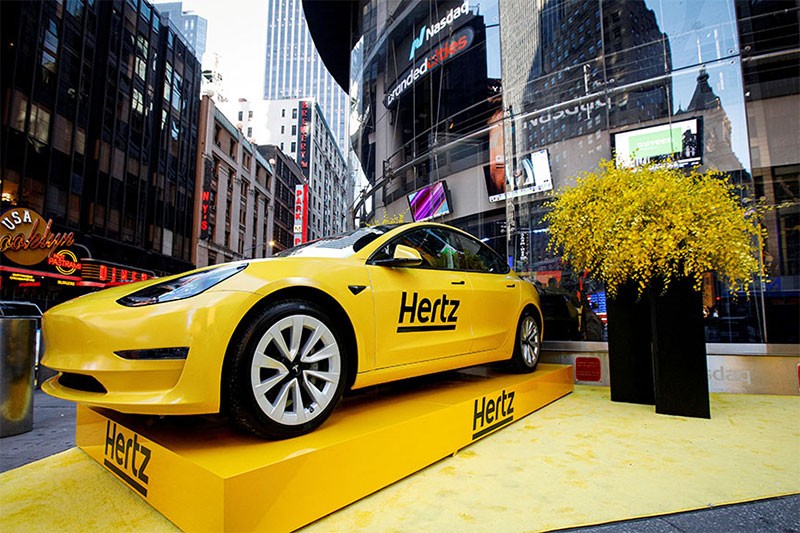 Hertz จะโละรถยนต์ไฟฟ้ากว่า 20,000 คัน กลับไปใช้รถเครื่องยนต์สันดาปให้เช่าเหมือนเดิม เหตุสู้ค่าซ่อมรถไม่ไหว!