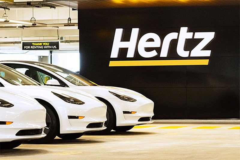 Hertz จะโละรถยนต์ไฟฟ้ากว่า 20,000 คัน กลับไปใช้รถเครื่องยนต์สันดาปให้เช่าเหมือนเดิม เหตุสู้ค่าซ่อมรถไม่ไหว!