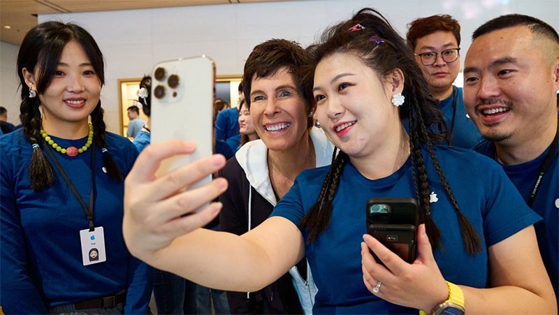 iPhone โค่นแชมป์ยอดขายสมาร์ทโฟนทั่วโลกจาก Samsung เป็นครั้งแรกในรอบ 12 ปี!