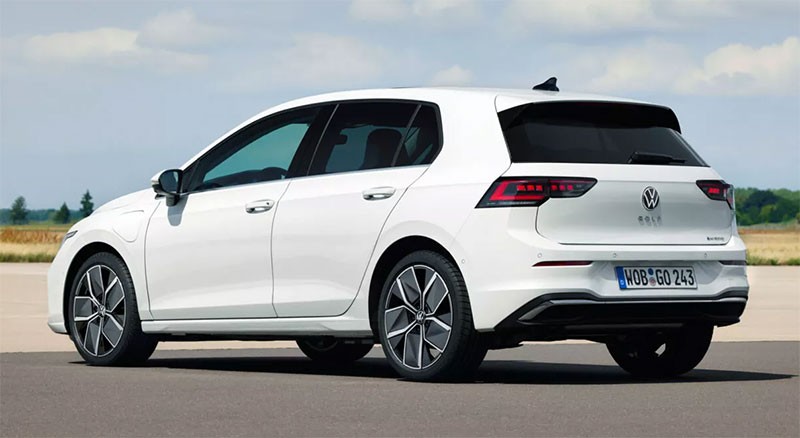 Volkswagen ปรับโฉมไมเนอร์เชนจ์ Volkswagen Golf Mk8 ฉลองอายุครบ 50 ปี ก่อนมุ่งหน้าสู่รถยนต์ไฟฟ้า!