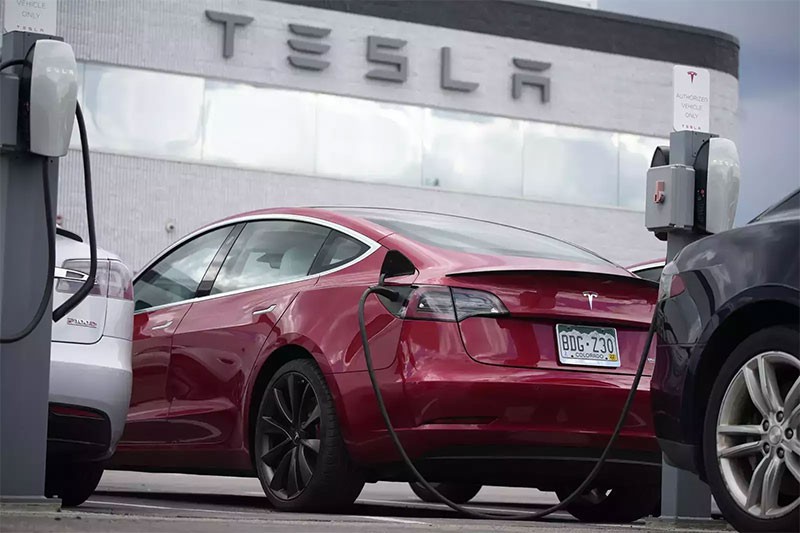 Tesla ประกาศเรียกคืนรถยนต์เกือบ 200,000 คันในอเมริกา หลังพบปัญหาที่กล้องมองหลัง