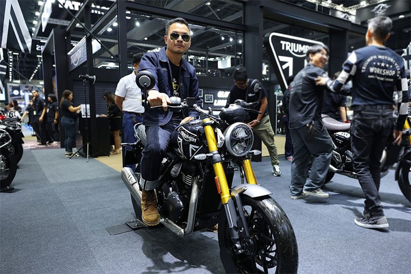 zeus custom triumph