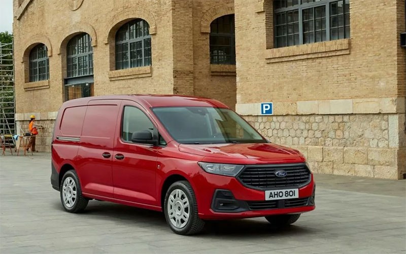 Ford Europe เผยโฉม Ford Transit Connect กับขุมพลังปลั๊กอินไฮบริด ระบบขับเคลื่อน 4 ล้อ และเบาะหลังแบบพิเศษ