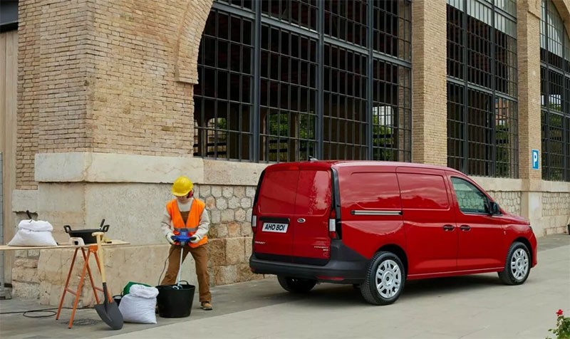 Ford Europe เผยโฉม Ford Transit Connect กับขุมพลังปลั๊กอินไฮบริด ระบบขับเคลื่อน 4 ล้อ และเบาะหลังแบบพิเศษ