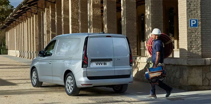 Ford Europe เผยโฉม Ford Transit Connect กับขุมพลังปลั๊กอินไฮบริด ระบบขับเคลื่อน 4 ล้อ และเบาะหลังแบบพิเศษ