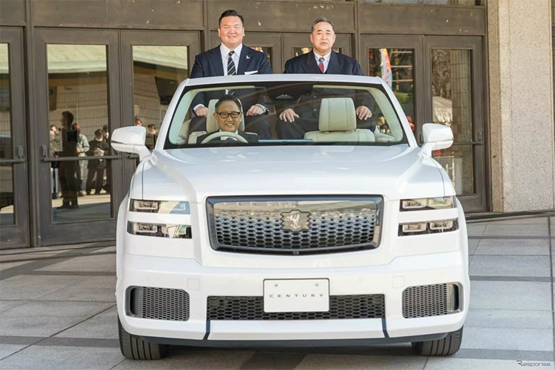 Toyota เผยรถพาเหรด Toyota Century SUV Convertible สำหรับแชมป์ซูโม่ คันเดียวในโลก!