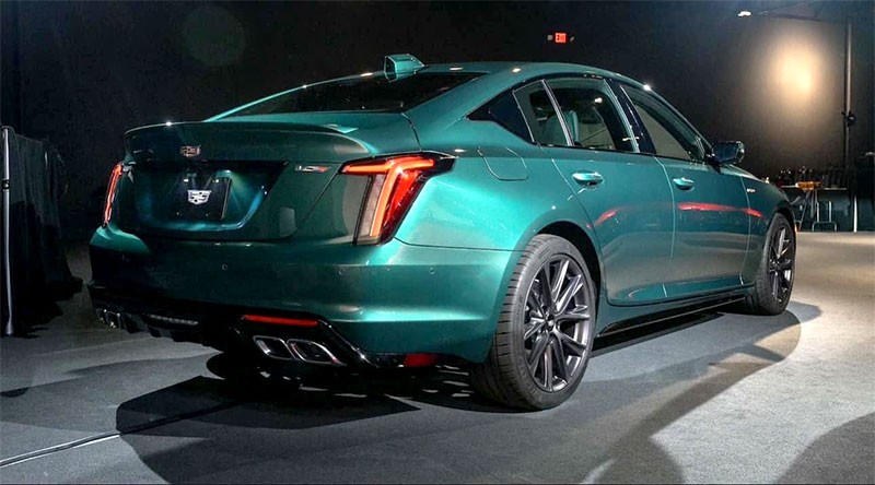 Cadillac เผยรายละเอียด Cadillac CT5-V และ CT5-V Blackwing รุ่นไมเนอร์เชนจ์ โดยยังมีรุ่นเกียร์ธรรมดาให้เลือก