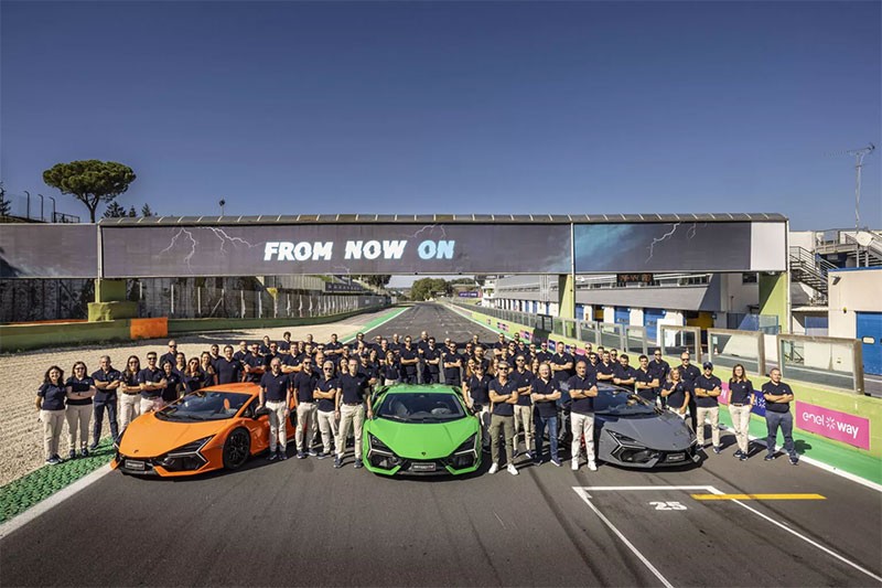 Lamborghini คุย สร้างสถิติยอดขายรถ Supercar ของค่าย ทะลุ 10,000 คันต่อปีเป็นครั้งแรก!
