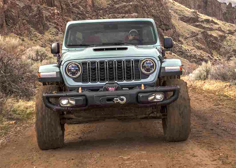 Jeep เผยโฉม Jeep Wrangler รุ่นปี 2024 มาพร้อมแพคเกจยาง Xtreme 35 นิ้ว จากโรงงาน