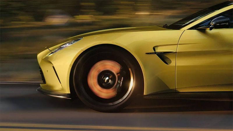 Aston Martin ปรับโฉม Aston Martin Vantage โฉมไมเนอร์เชนจ์ กับขุมพลัง V8 656 แรงม้า พร้อมการออกแบบที่ได้จากรุ่น DB12