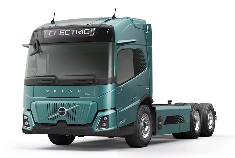 Volvo Trucks เปิดตัวรถบรรทุกไฟฟ้า Volvo FM Low Entry สำหรับงานเก็บขยะในยุโรป วิ่งได้ไกล 200 กม./ชาร์จ