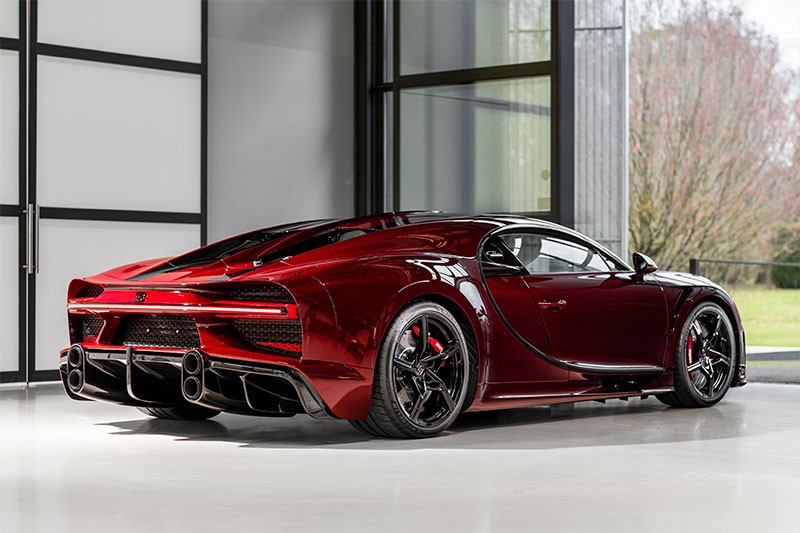 Bugatti Chiron Super Sport Red Dragon กับตัวถังคาร์บอนไฟเบอร์สีแดง ฉลองปีมังกร สำหรับลูกค้าชาวสิงคโปร์!