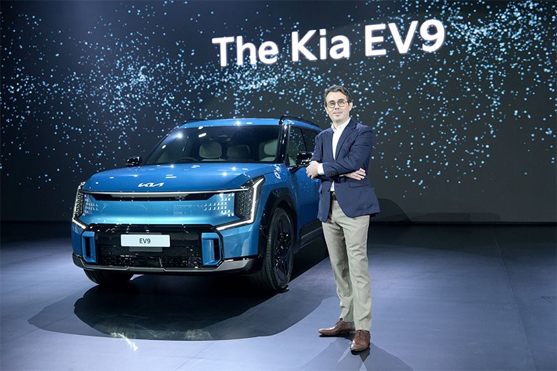 KIA เปิดตัว KIA EV9 รถ SUV ขนาดใหญ่ไฟฟ้า 100% 6 ที่นั่งรุ่นแรกในไทย ในราคา 3,499,000 - 3,899,000 บาท