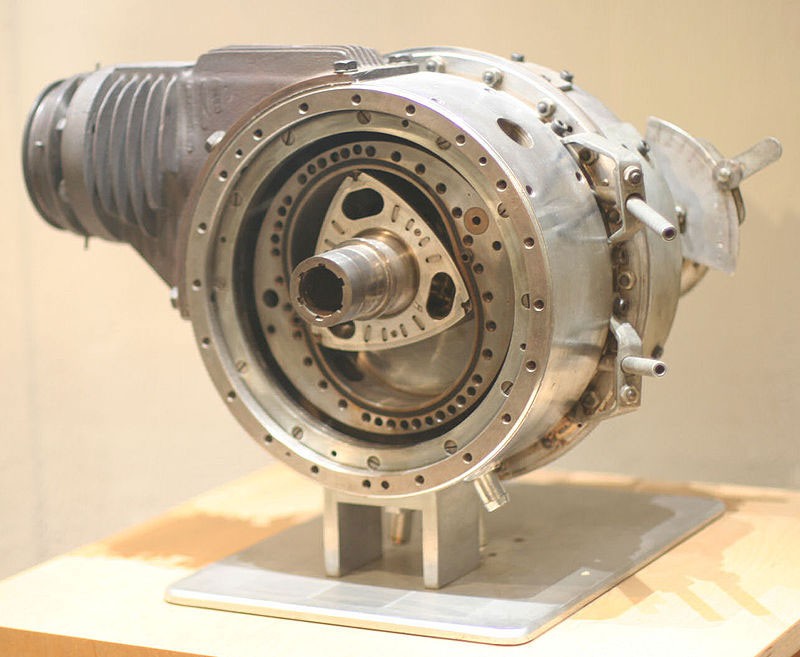 "เครื่องยนต์โรตารี่" สัญลักษณ์แห่งการไม่ย่อท้อต่ออุปสรรคของ Mazda ที่อยู่เหนือกาลเวลา ตำนานที่ยังมีลมหายใจ