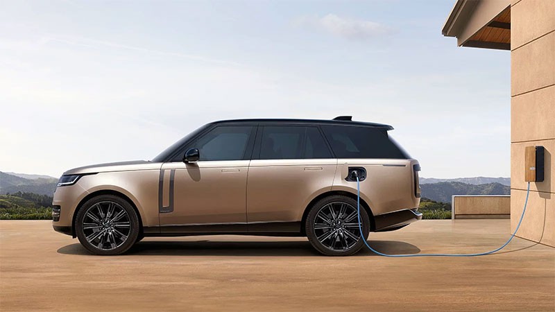 Jaguar Land Rover เตรียมปรับแผนรถยนต์ไฟฟ้าอีกครั้ง เพื่อมุ่งเน้นไปที่ระบบไฮบริดก่อน